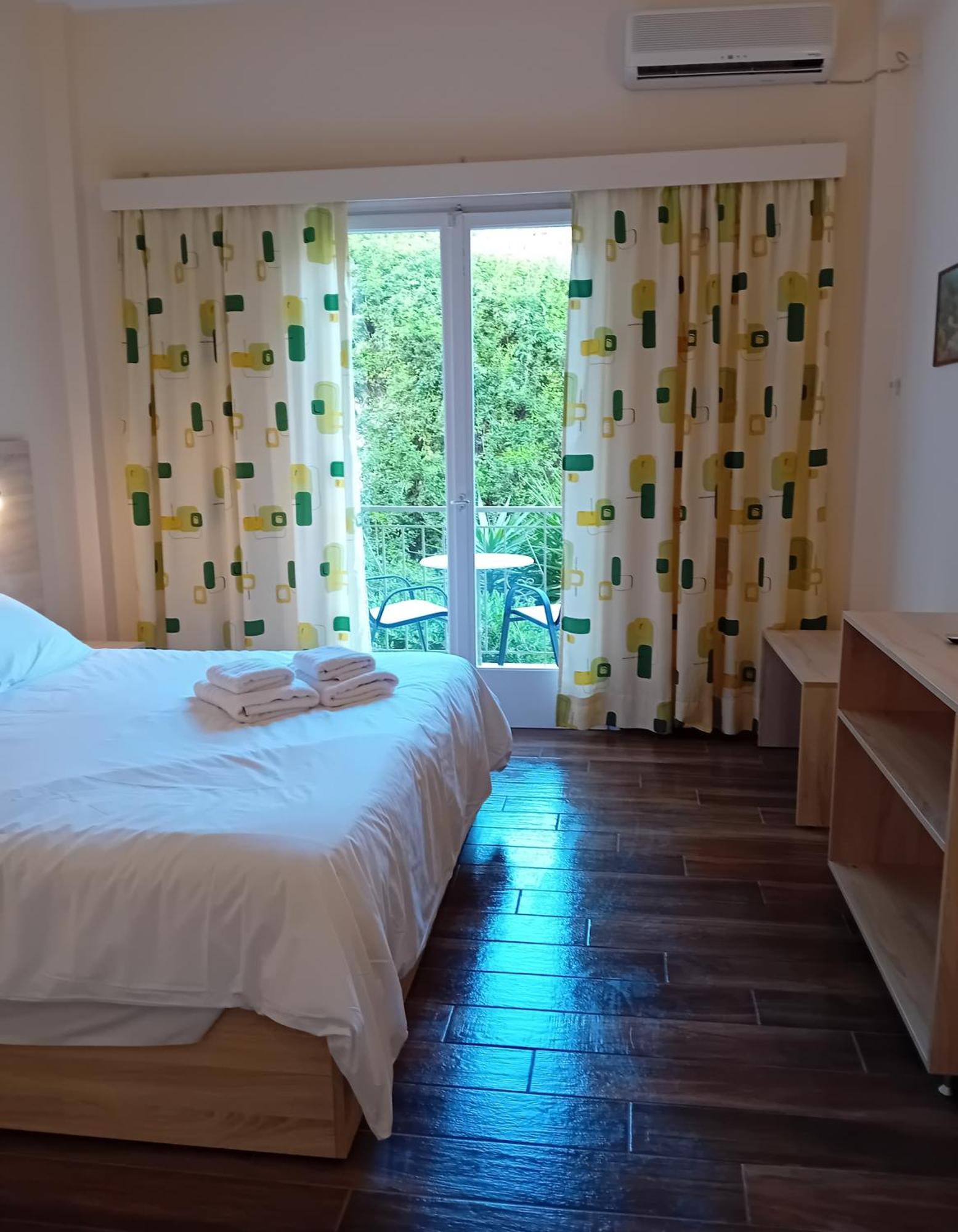 Hermes Agia Marina  Экстерьер фото